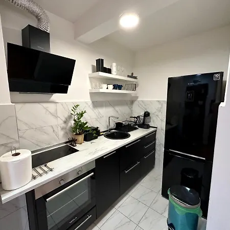 Apartment 3 *