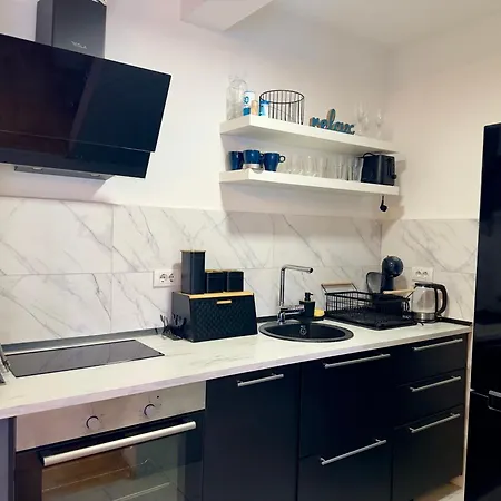 3 Apartment *