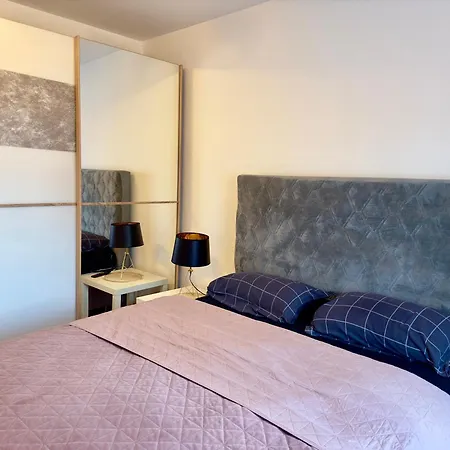 Apartment 3 *