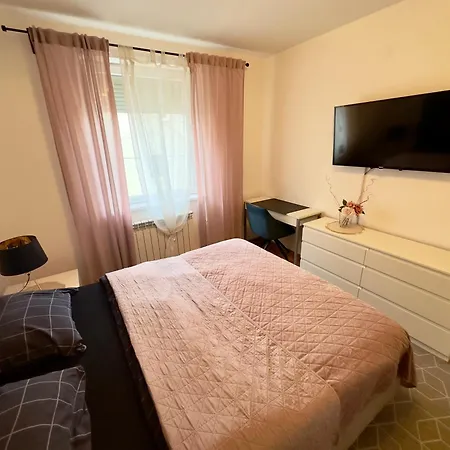 3 Apartment *